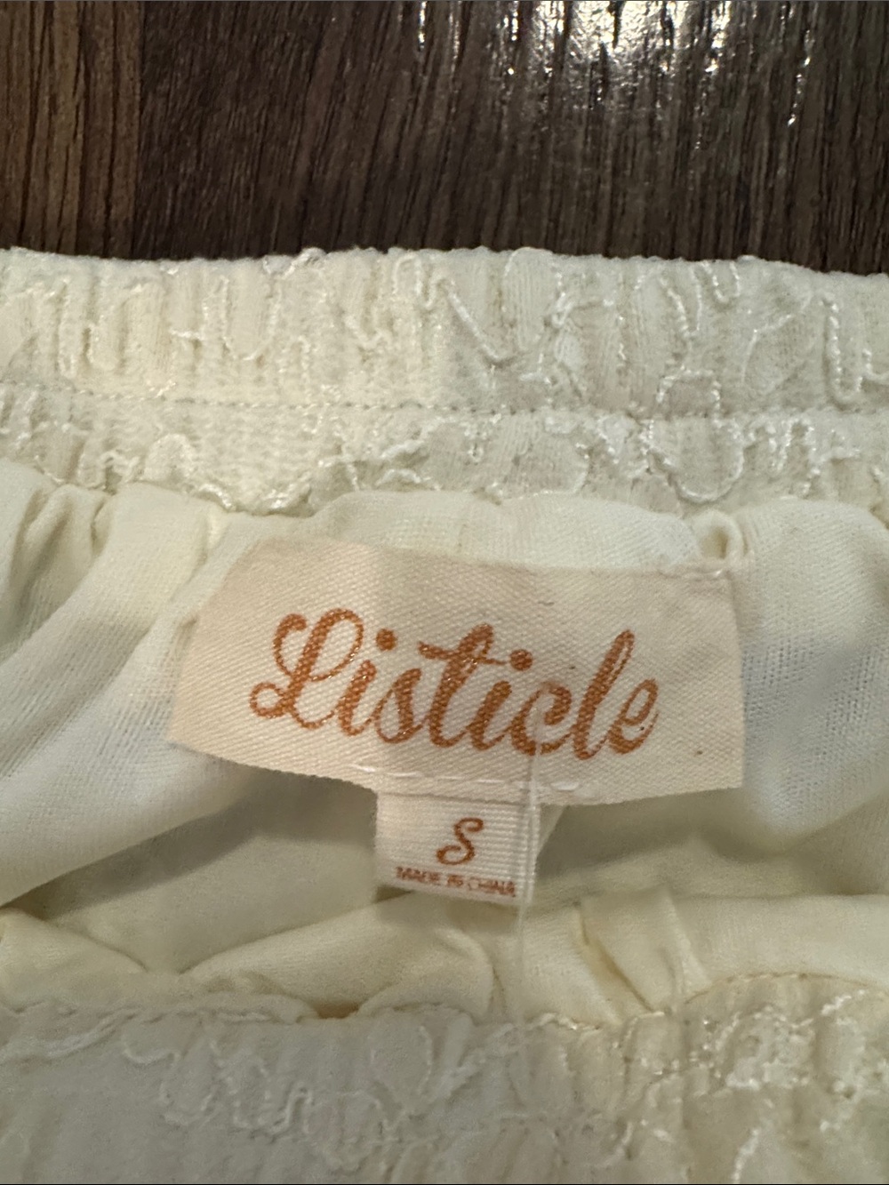 Listicle Cream Lace Ruffle Women's Shorts - Picture 3 of 4